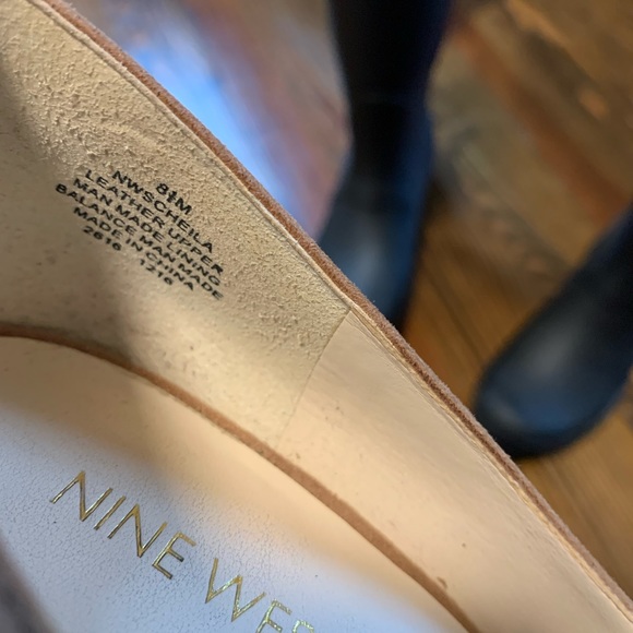 Tan suede - Picture 2 of 2